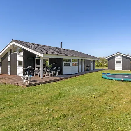 Gorgeous Home In Ejstrupholm With Wifi Ejstrupholm