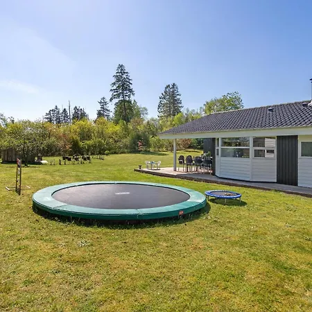 Gorgeous Home In Ejstrupholm With Wifi